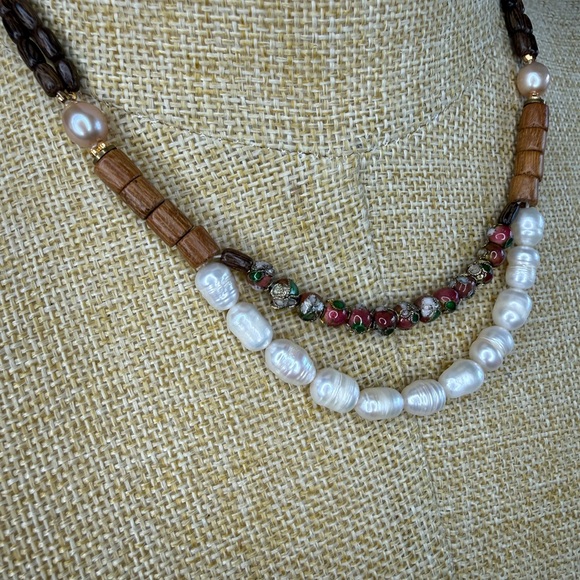 New🌟Serefina-Anthropologie-Elegant Pearl and Bead Necklace - Picture 3 of 3